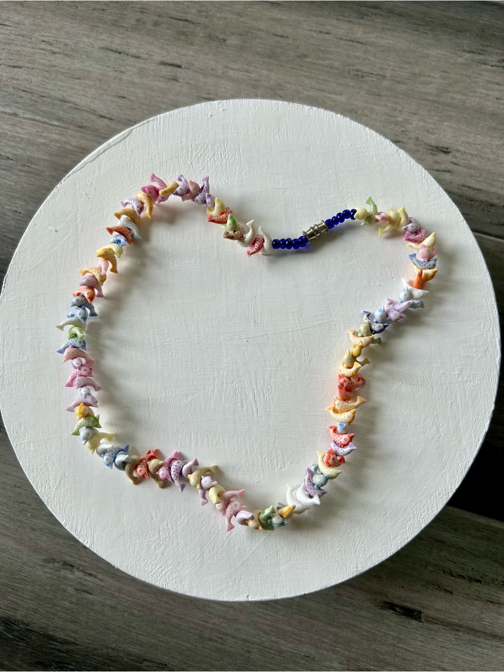 Vintage Y2K 2001 Children's Rainbow Fish Bead Screw-clasp Necklace